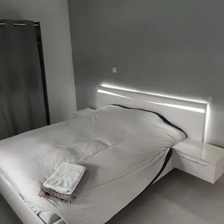 ヴィラ Magnifique Avec Piscine Et Merville