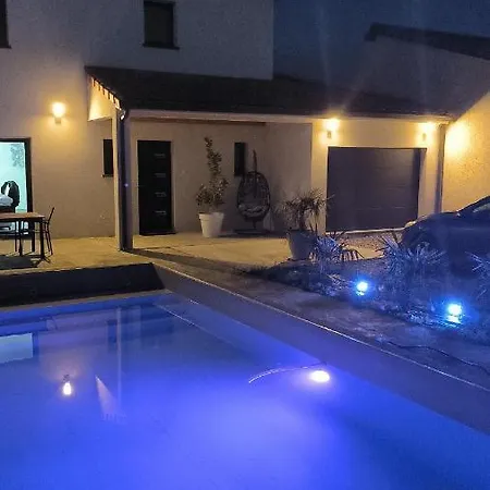 Magnifique Avec Piscine Et ヴィラ Merville