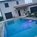 Magnifique Avec Piscine Et Merville